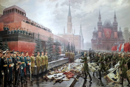 Проведение парада 24 июня — это демонстрация победы советского строя